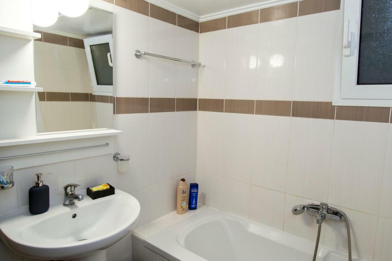Apartamento Gazi Discrit Next To Subway Atenas Exterior foto